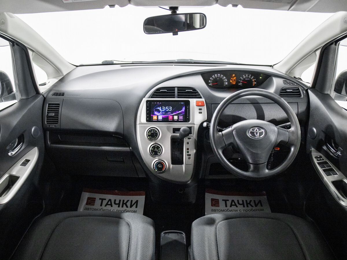Toyota Ractis 2010 - фото автомобиля
