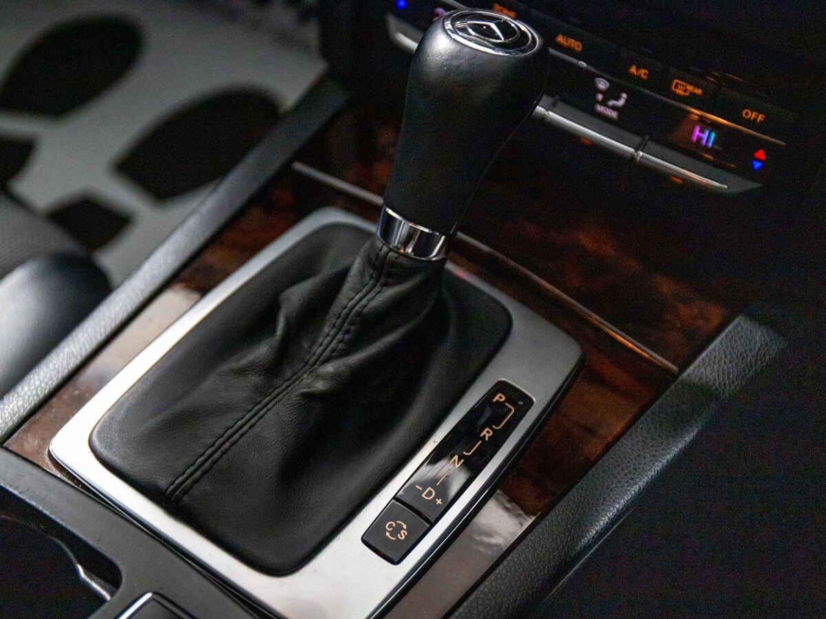 Mercedes-Benz E-Класс 2009 - фото автомобиля