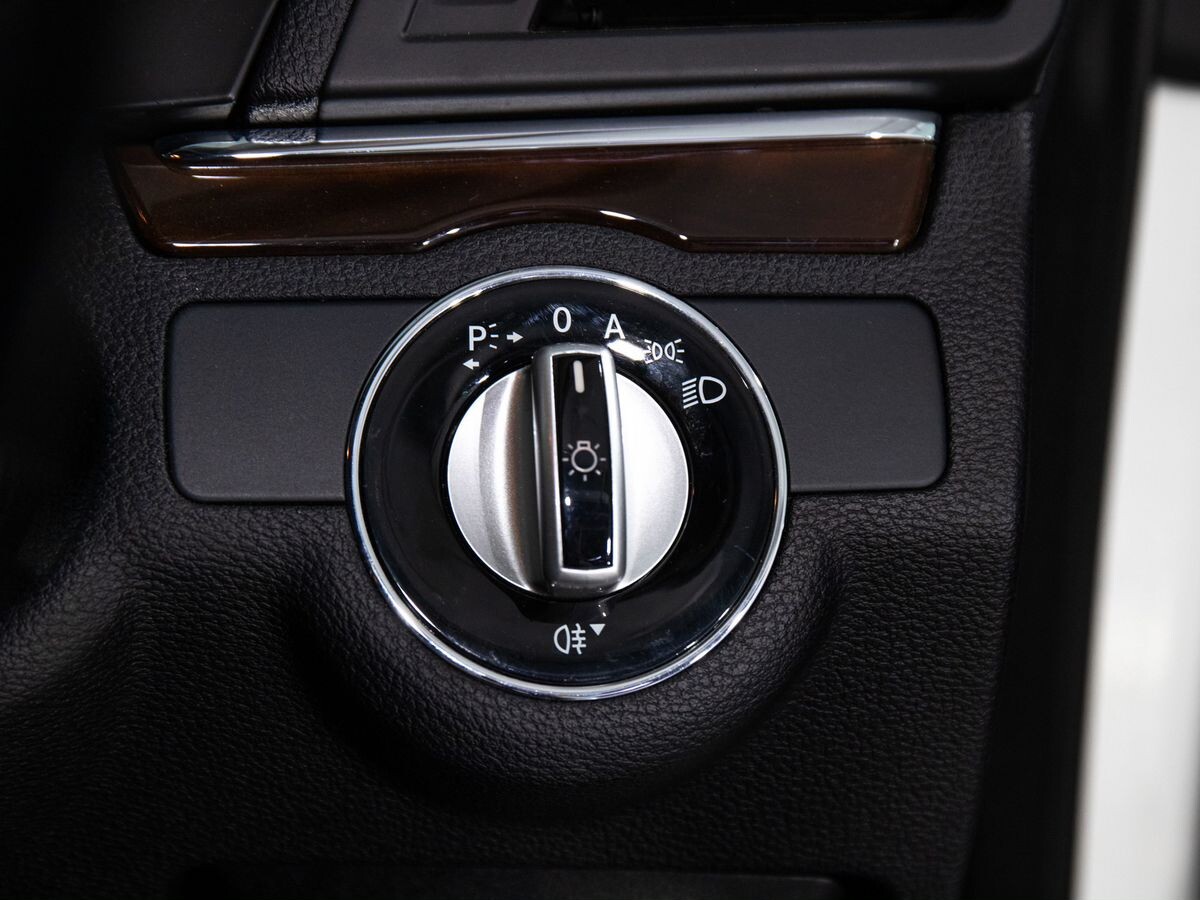 Mercedes-Benz E-Класс 2009 - фото автомобиля