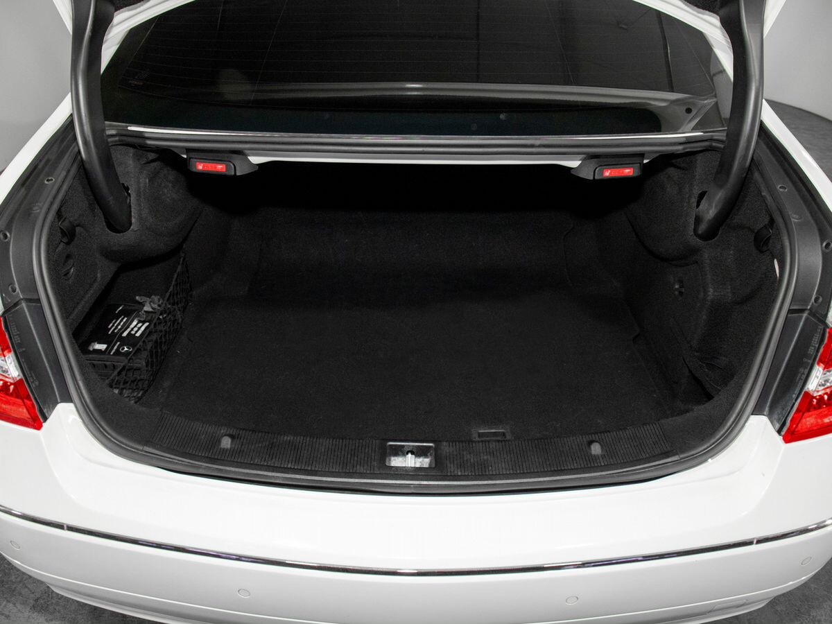 Mercedes-Benz E-Класс 2009 - фото автомобиля