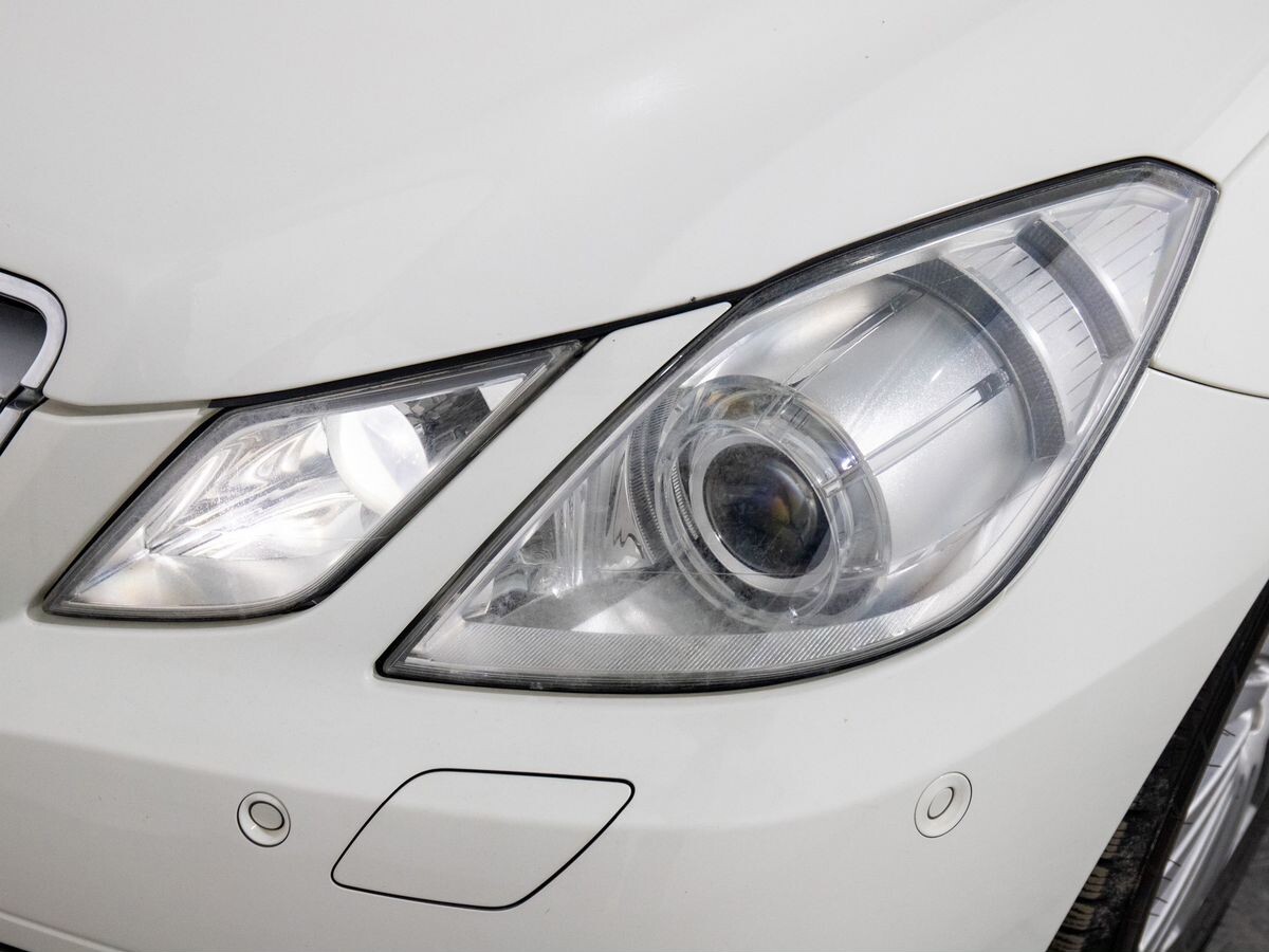 Mercedes-Benz E-Класс 2009 - фото автомобиля