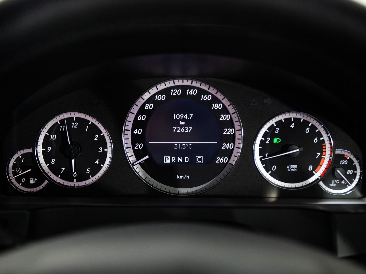 Mercedes-Benz E-Класс 2009 - фото автомобиля