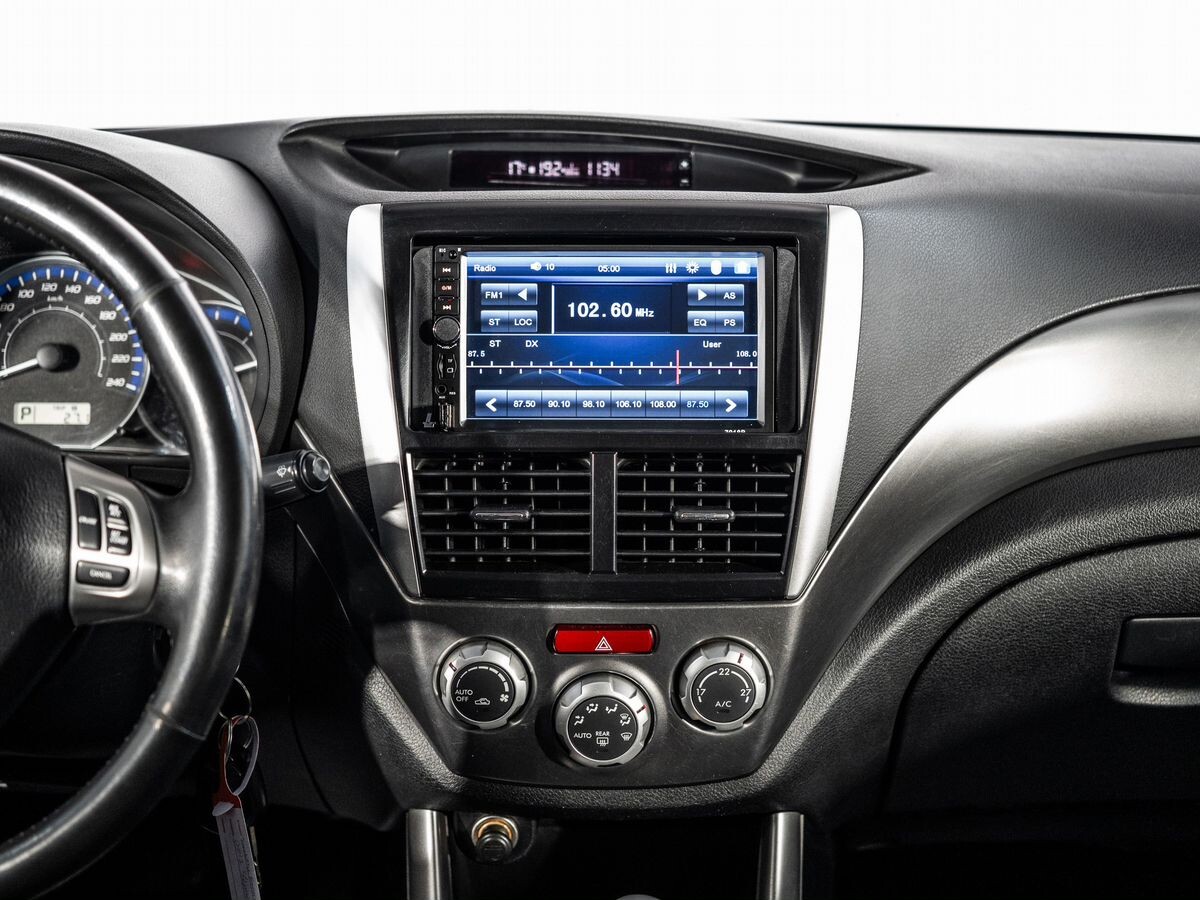 Subaru Forester 2012 - фото автомобиля