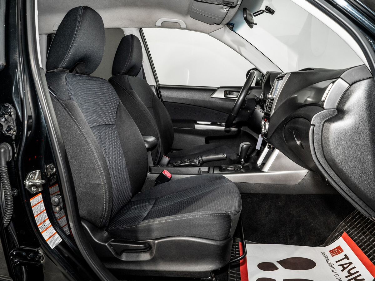 Subaru Forester 2012 - фото автомобиля