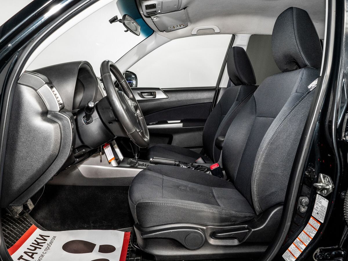 Subaru Forester 2012 - фото автомобиля