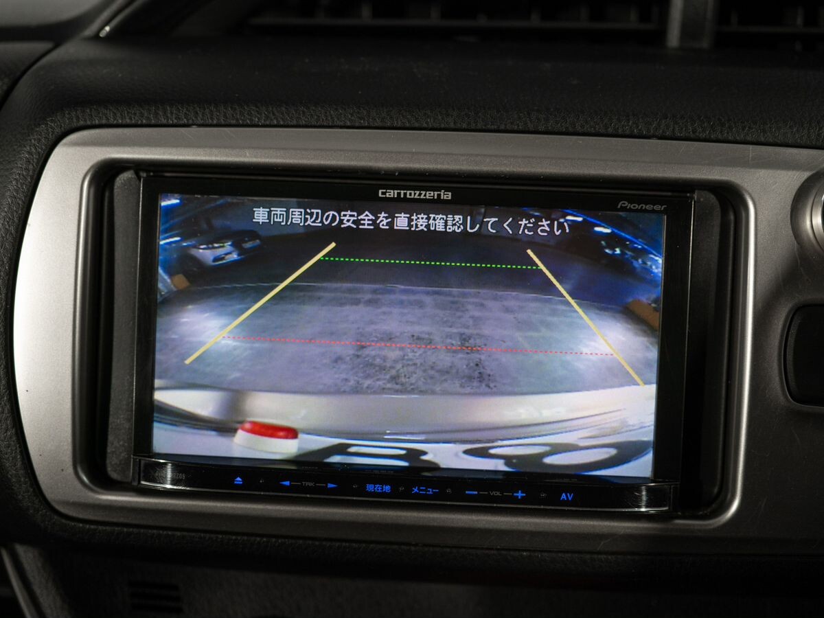 Toyota Vitz 2015 - фото автомобиля