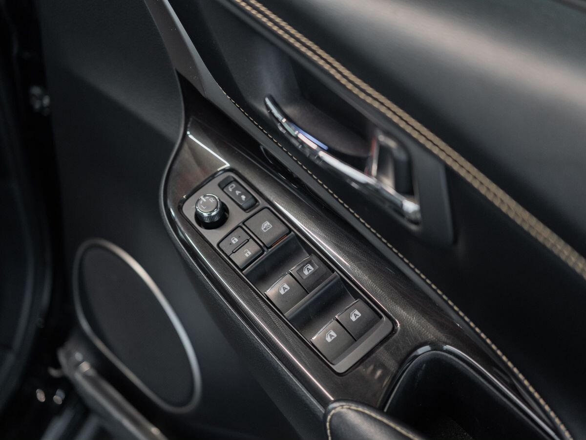 Toyota Harrier 2019 - фото автомобиля