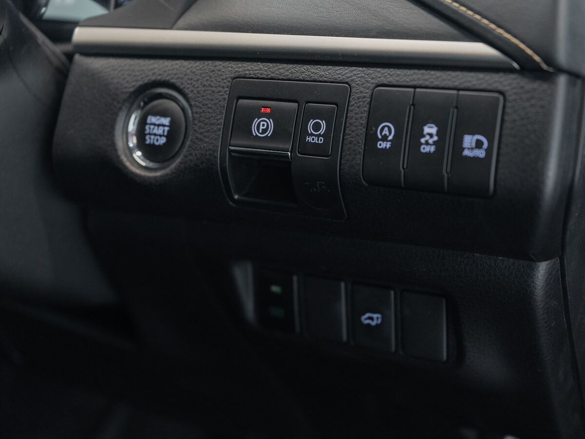 Toyota Harrier 2019 - фото автомобиля