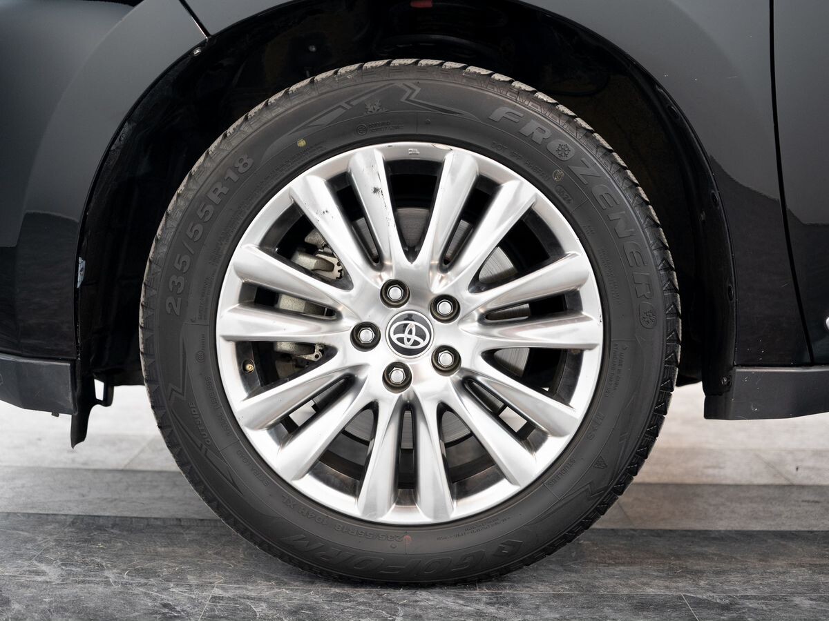 Toyota Harrier 2019 - фото автомобиля