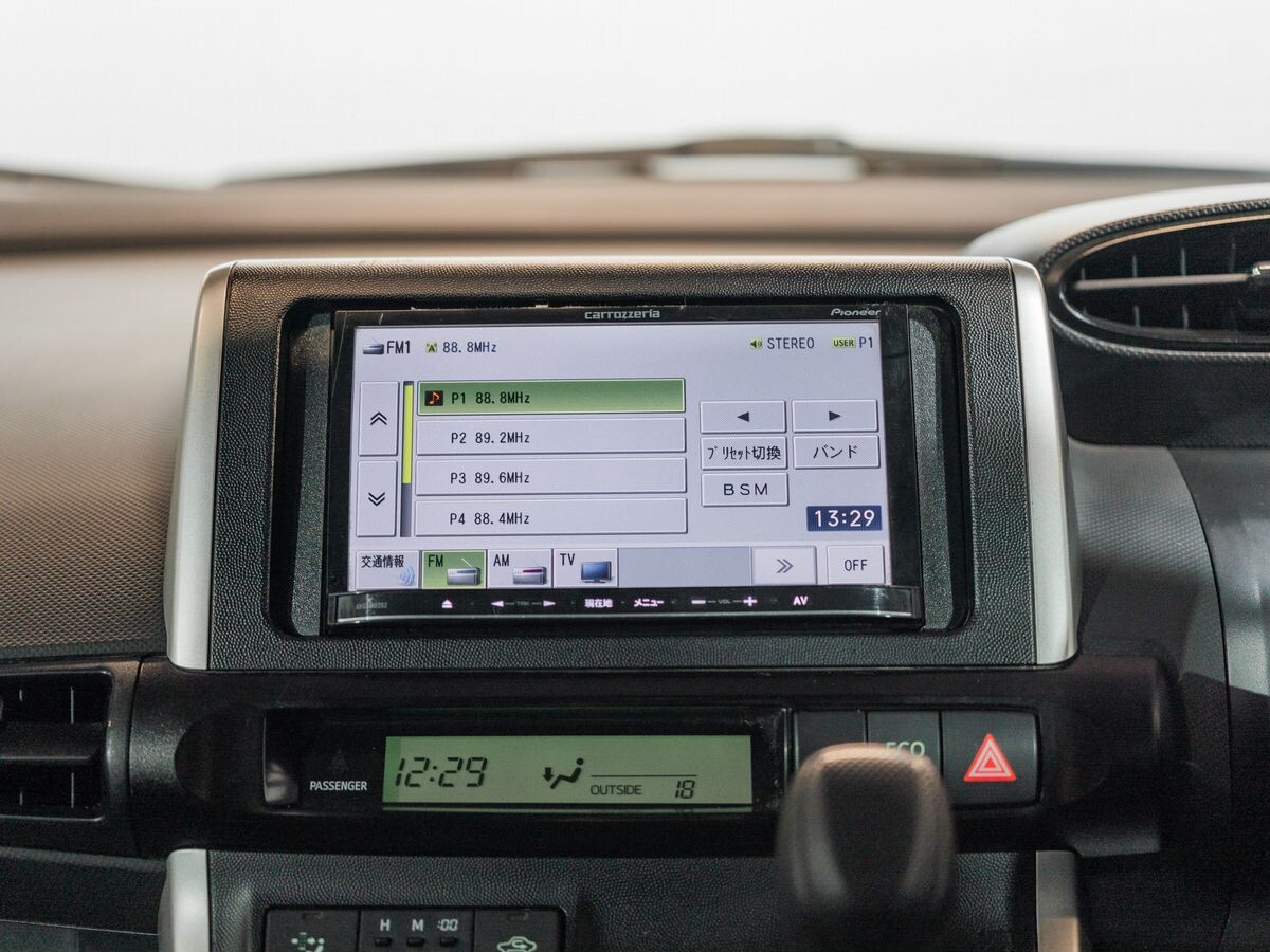 Toyota Wish 2014 - фото автомобиля