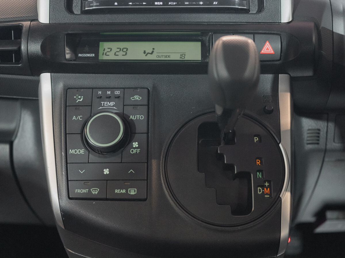 Toyota Wish 2014 - фото автомобиля