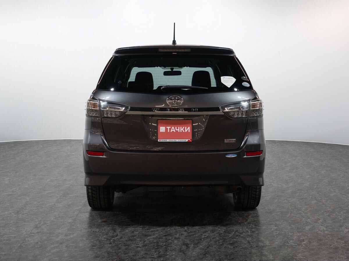 Toyota Wish 2014 - фото автомобиля