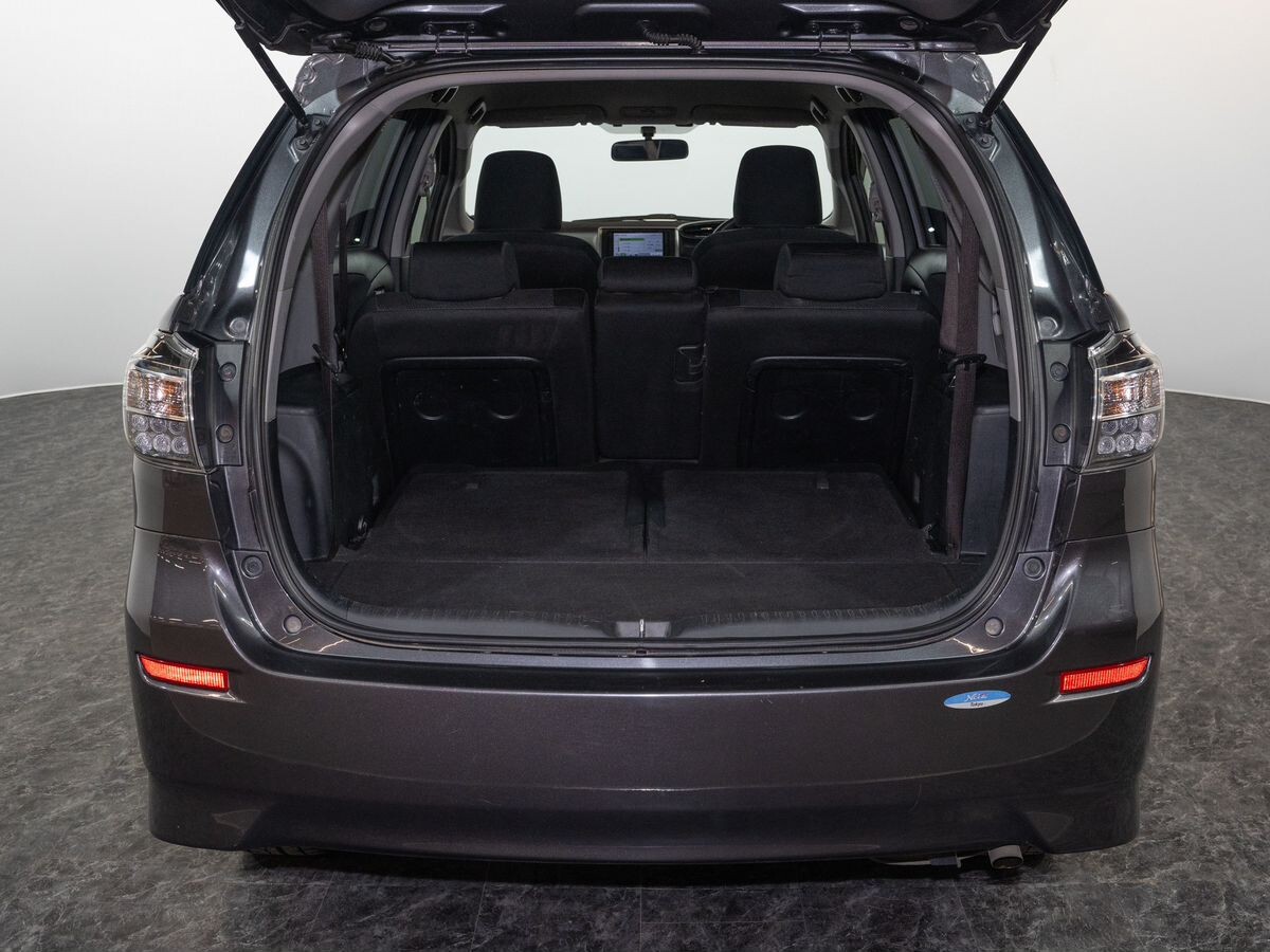 Toyota Wish 2014 - фото автомобиля