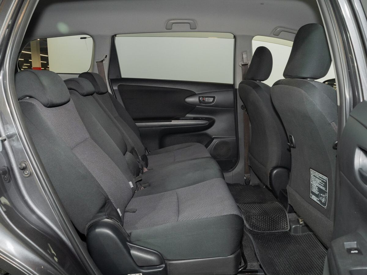 Toyota Wish 2014 - фото автомобиля
