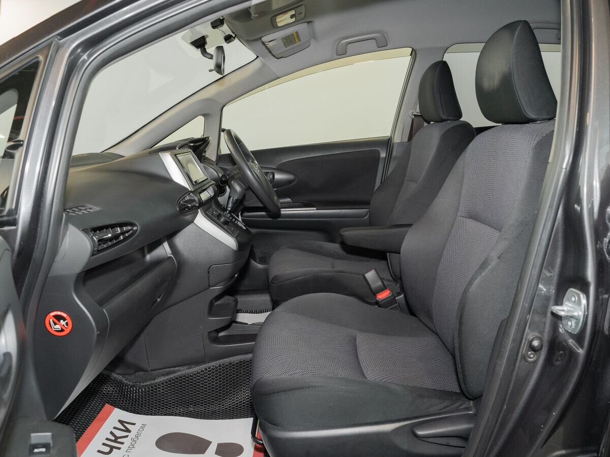 Toyota Wish 2014 - фото автомобиля