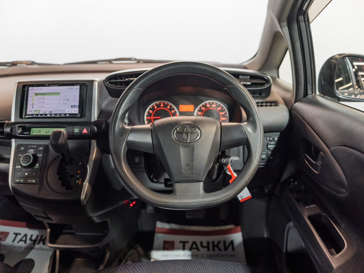 Toyota Wish 2014 - фото автомобиля