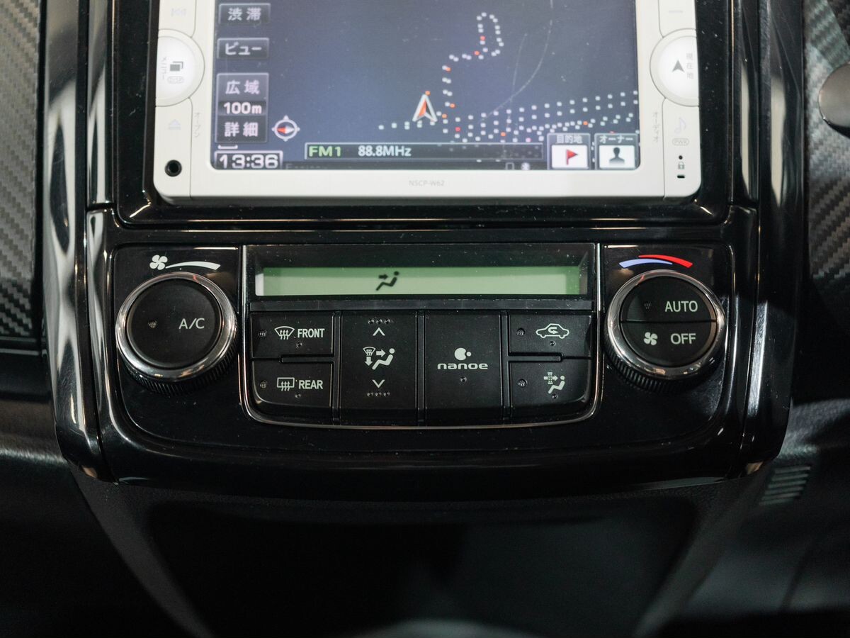 Toyota Corolla 2013 - фото автомобиля