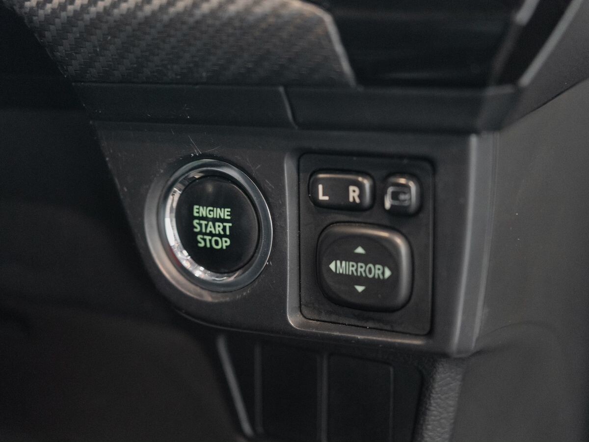 Toyota Corolla 2013 - фото автомобиля