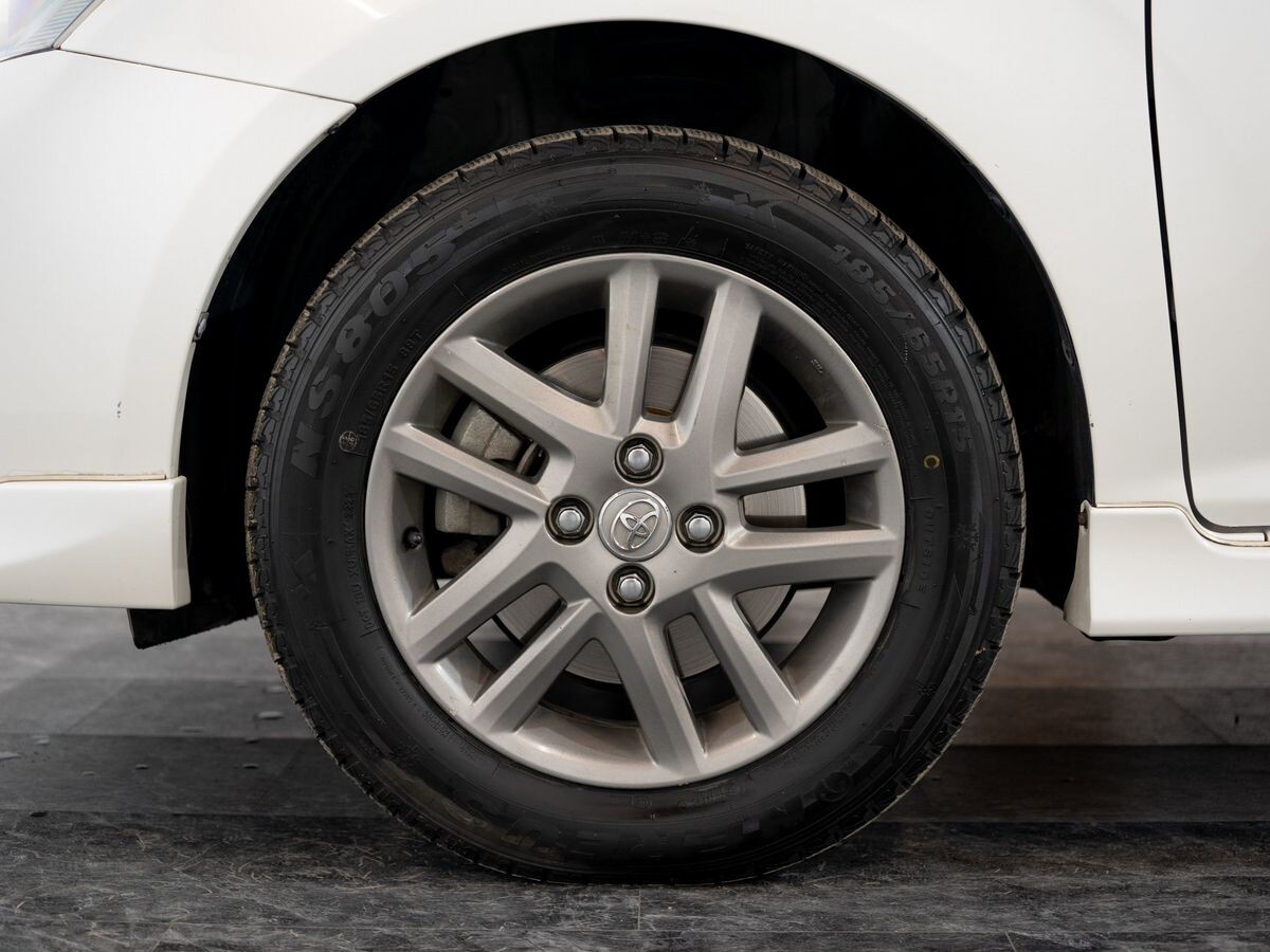 Toyota Corolla 2013 - фото автомобиля