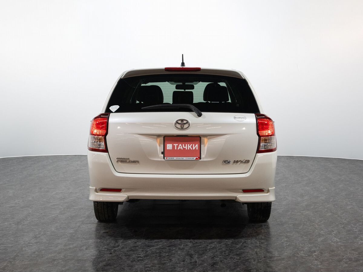 Toyota Corolla 2013 - фото автомобиля