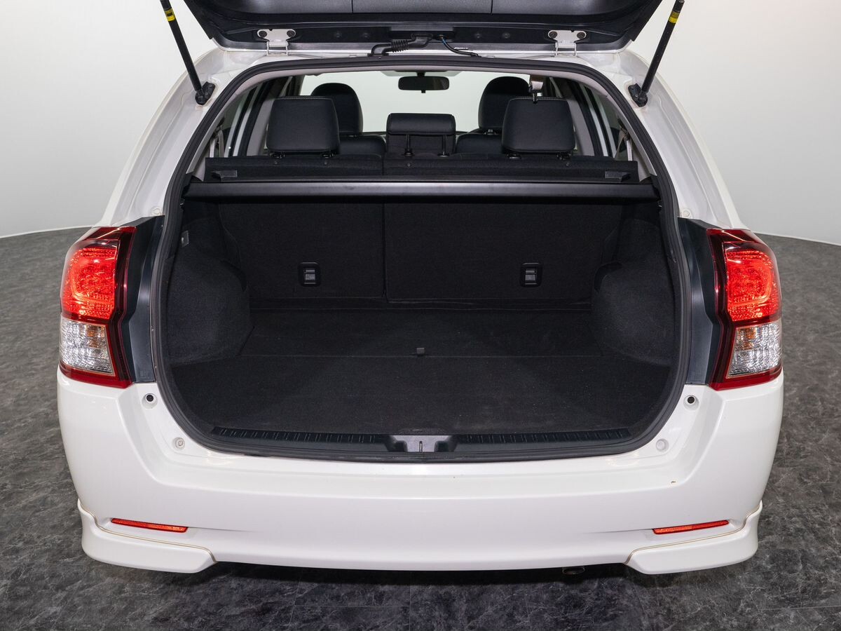 Toyota Corolla 2013 - фото автомобиля