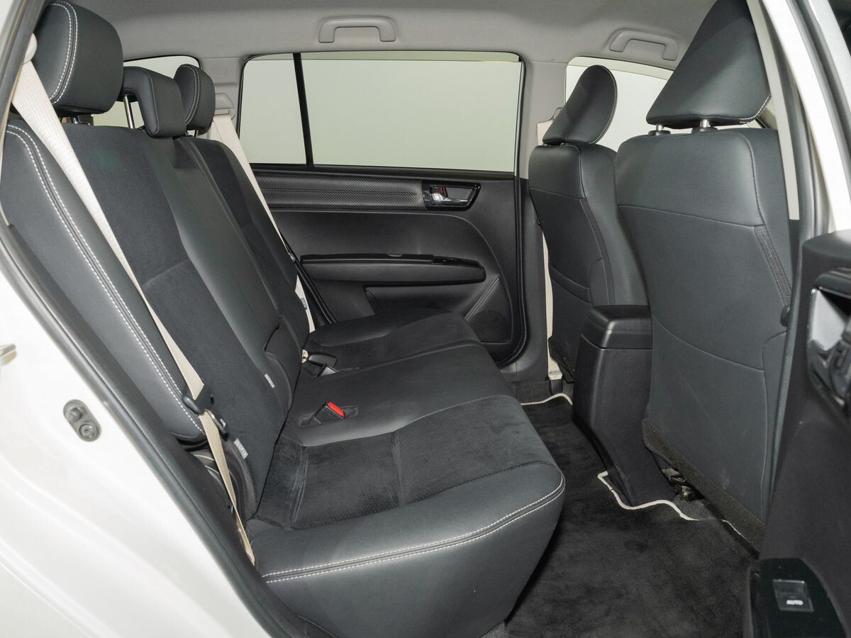 Toyota Corolla 2013 - фото автомобиля