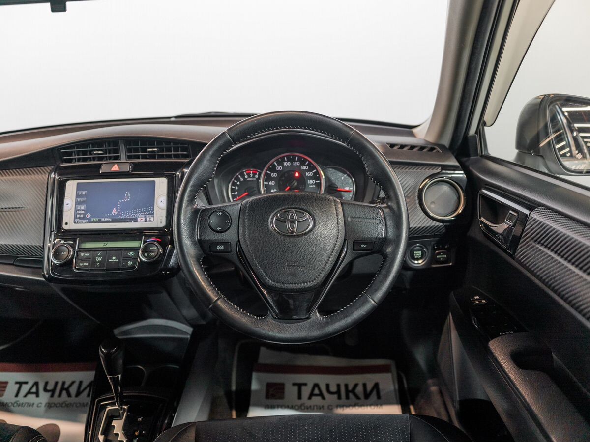 Toyota Corolla 2013 - фото автомобиля