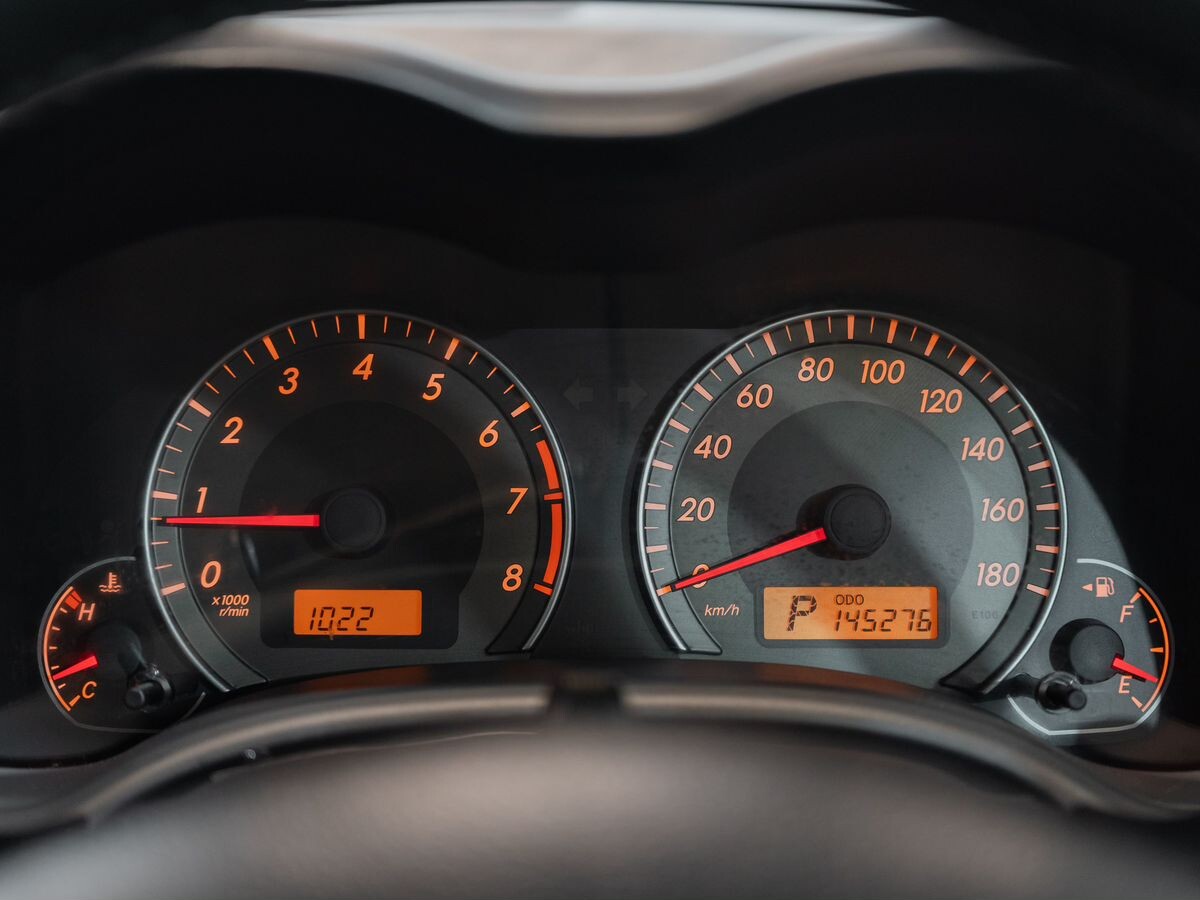 Toyota Corolla 2010 - фото автомобиля