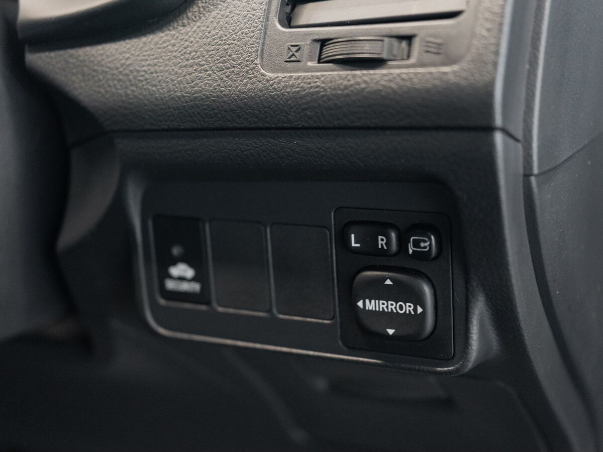 Toyota Corolla 2010 - фото автомобиля