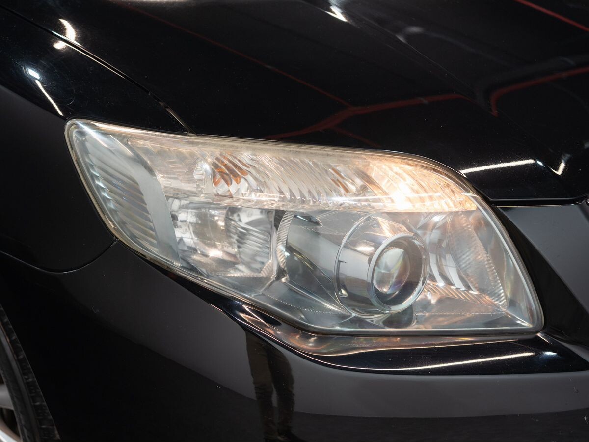 Toyota Corolla 2010 - фото автомобиля