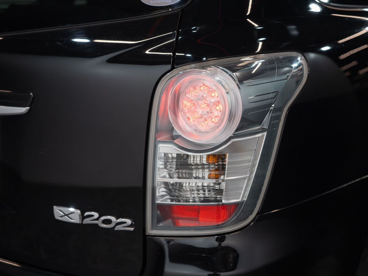 Toyota Corolla 2010 - фото автомобиля