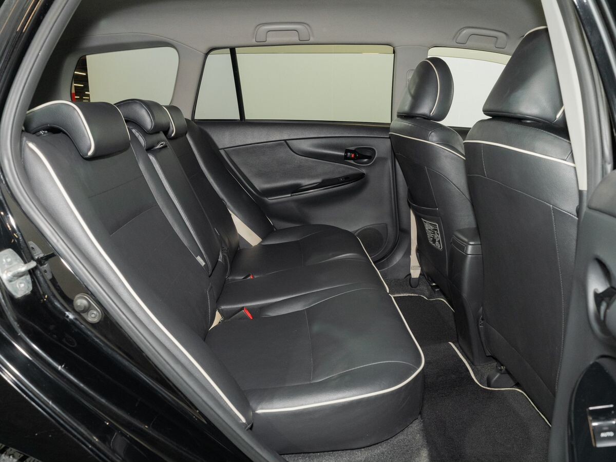 Toyota Corolla 2010 - фото автомобиля