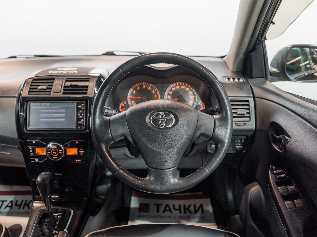 Toyota Corolla 2010 - фото автомобиля