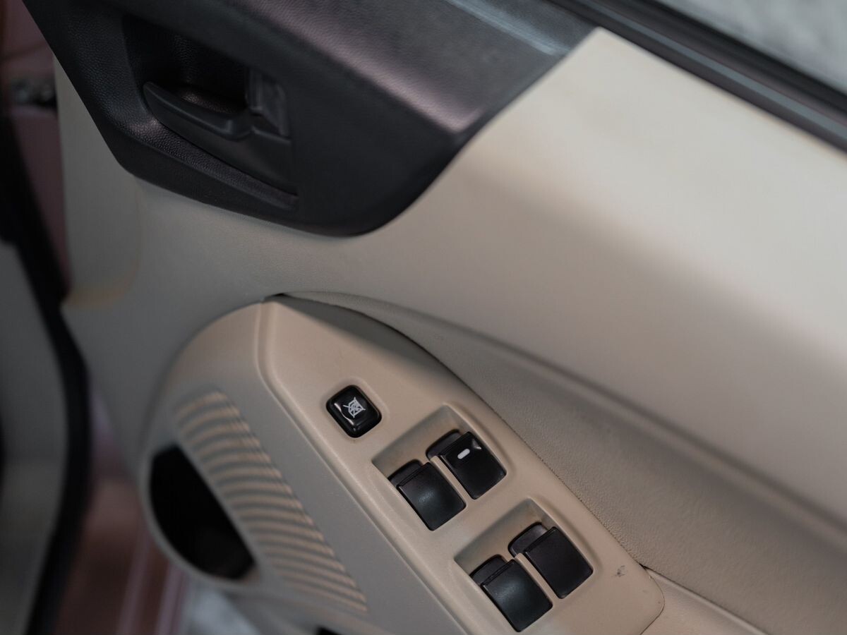 Mitsubishi Colt 2010 - фото автомобиля