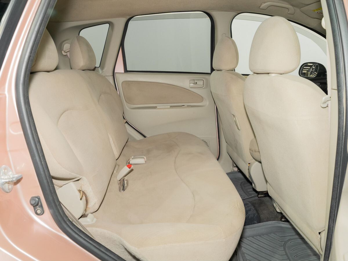 Mitsubishi Colt 2010 - фото автомобиля