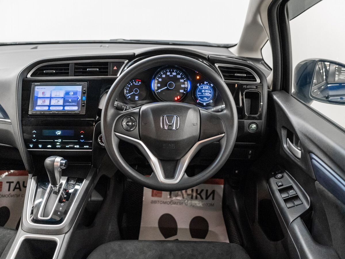Honda Shuttle 2016 - фото автомобиля