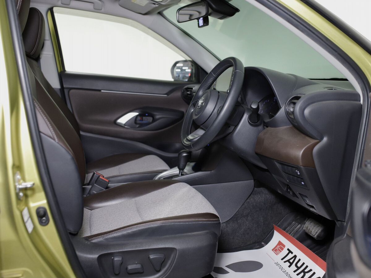 Toyota Yaris Cross 2021 - фото автомобиля