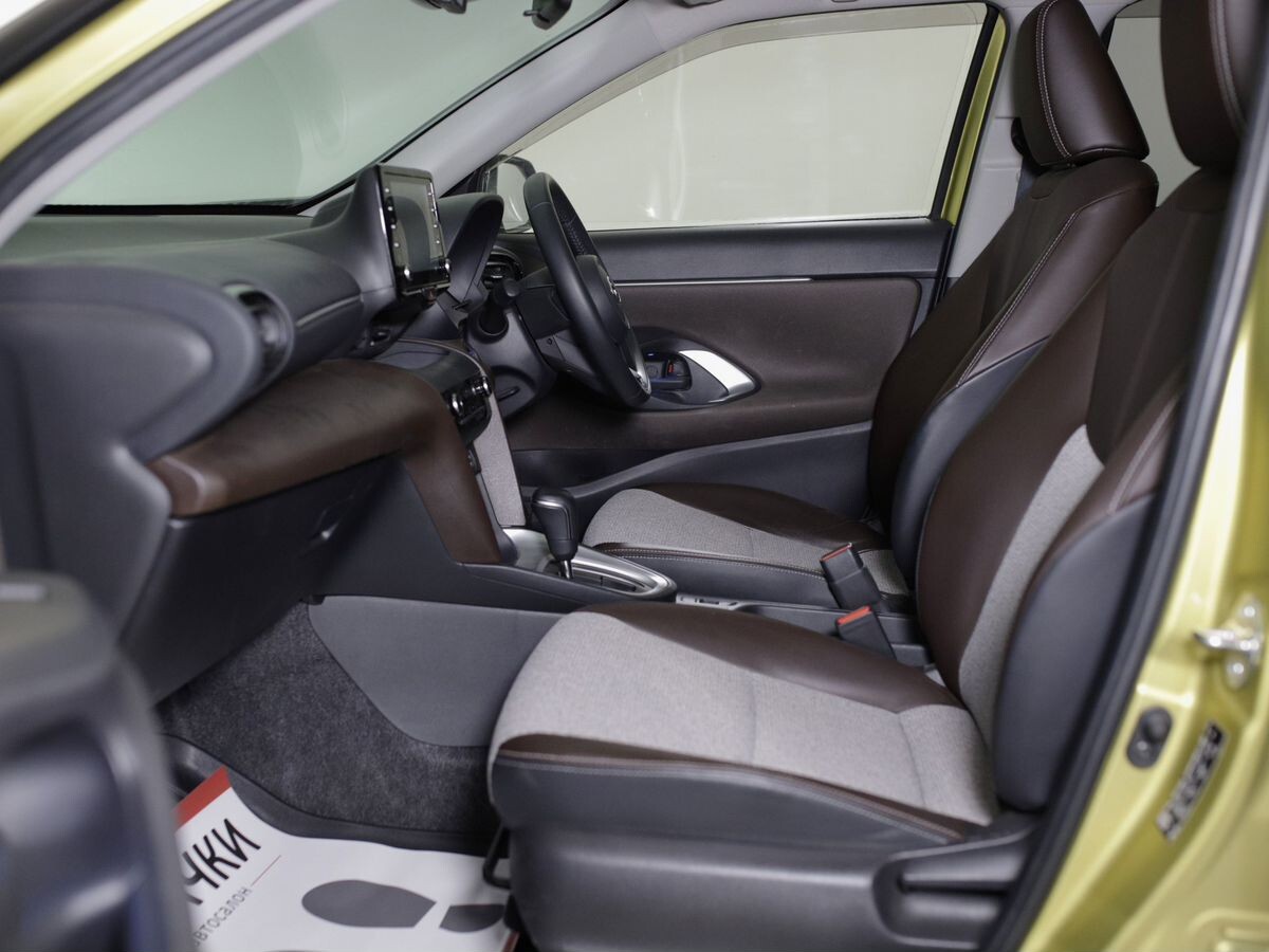 Toyota Yaris Cross 2021 - фото автомобиля