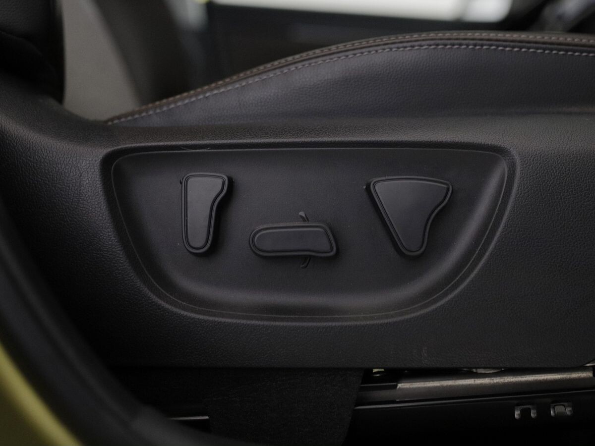 Toyota Yaris Cross 2021 - фото автомобиля