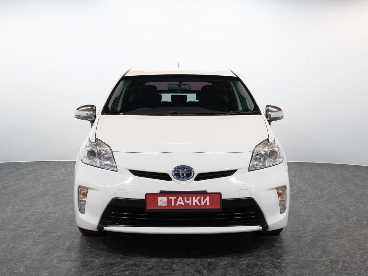 Toyota Prius 2015 - фото автомобиля