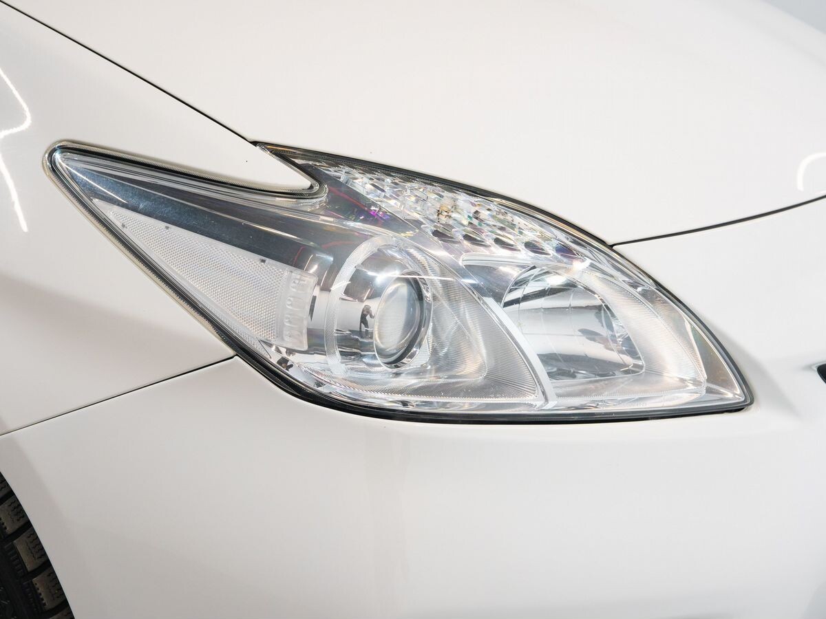 Toyota Prius 2015 - фото автомобиля