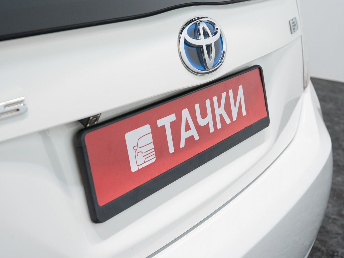 Toyota Prius 2015 - фото автомобиля