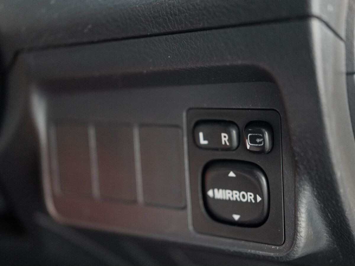 Toyota Corolla 2009 - фото автомобиля