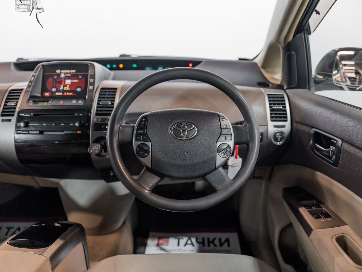 Toyota Prius 2008 - фото автомобиля