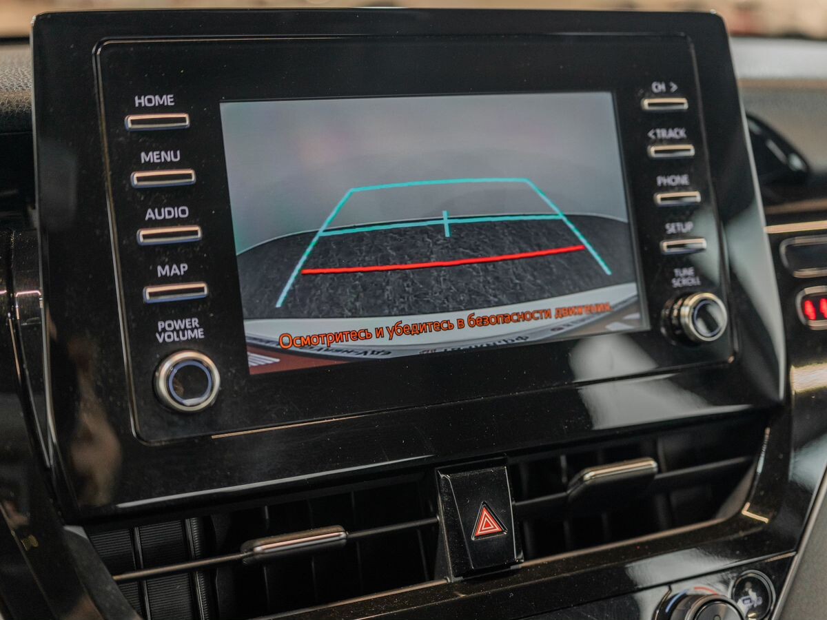 Toyota Camry 2021 - фото автомобиля