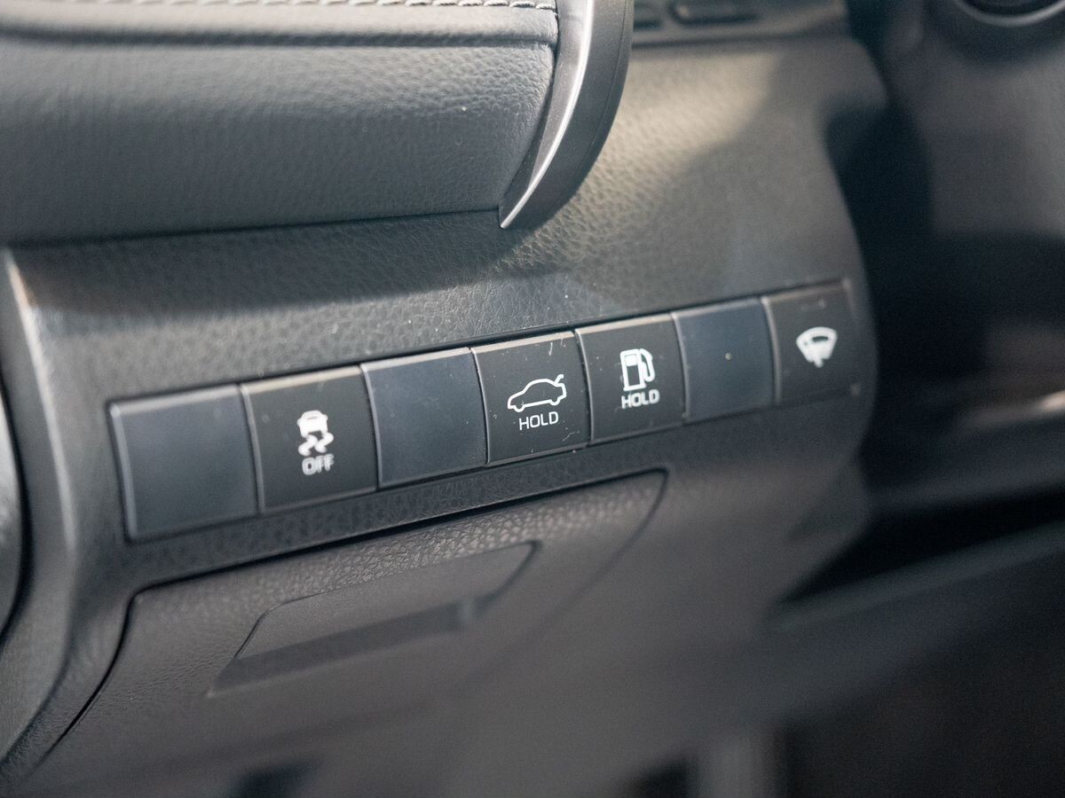 Toyota Camry 2021 - фото автомобиля