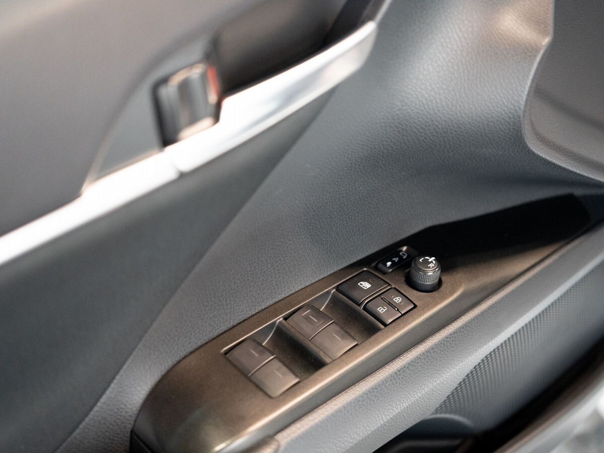 Toyota Camry 2021 - фото автомобиля