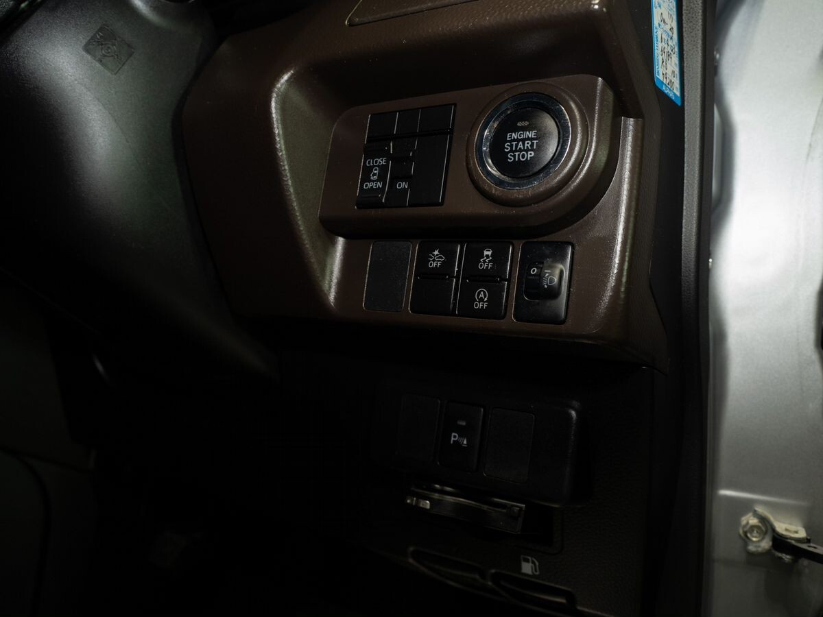 Toyota Roomy 2021 - фото автомобиля