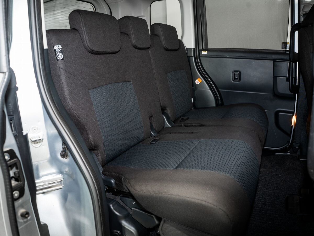 Toyota Roomy 2021 - фото автомобиля