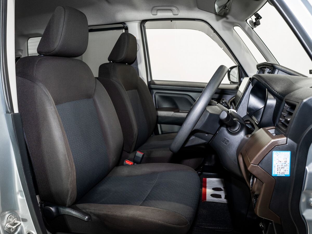 Toyota Roomy 2021 - фото автомобиля